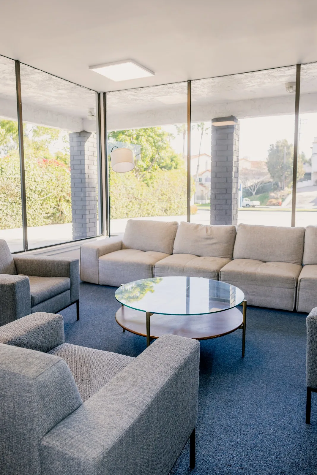 Amenities at Longbeach detox center — furniture