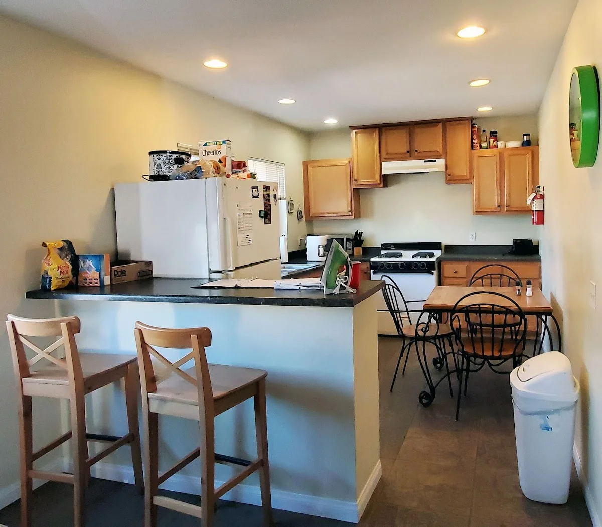 Fred Brown's Recovery Services - interior photo