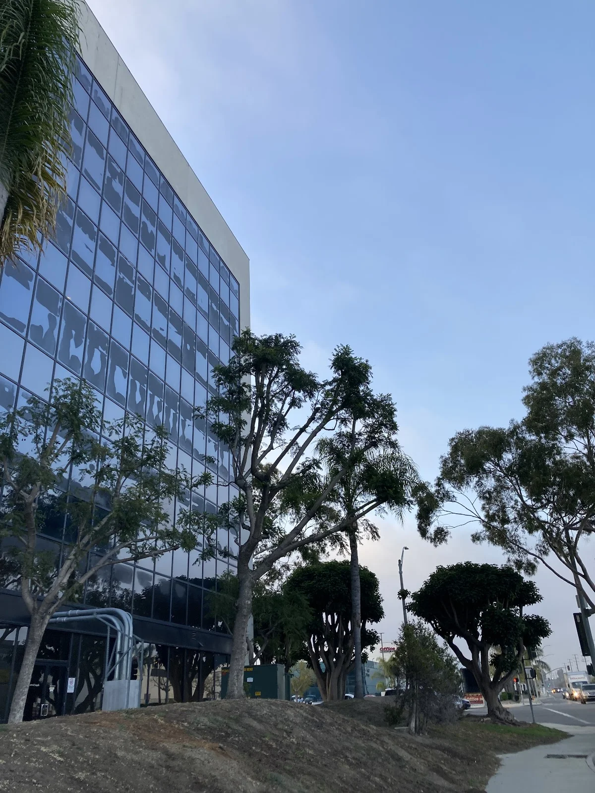 Exterior view of Longbeach detox center — commercial building