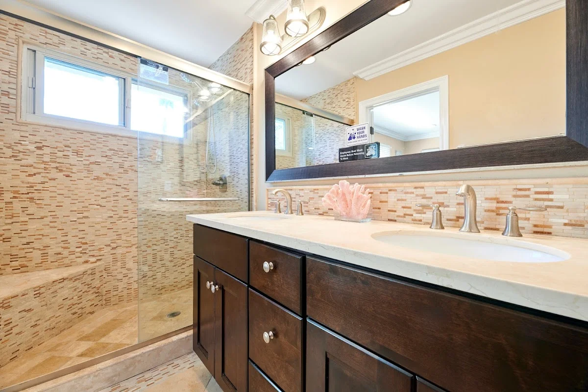 Gratitude Lodge-Drug & Alcohol Substance Abuse Addiction Center Newport Beach, CA - Foto 2