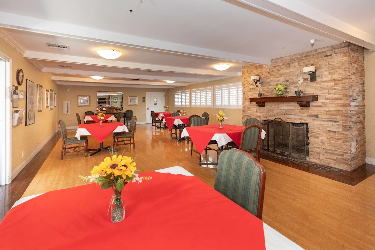 Alamitos Belmont Health and Rehabilitation - Photo 5