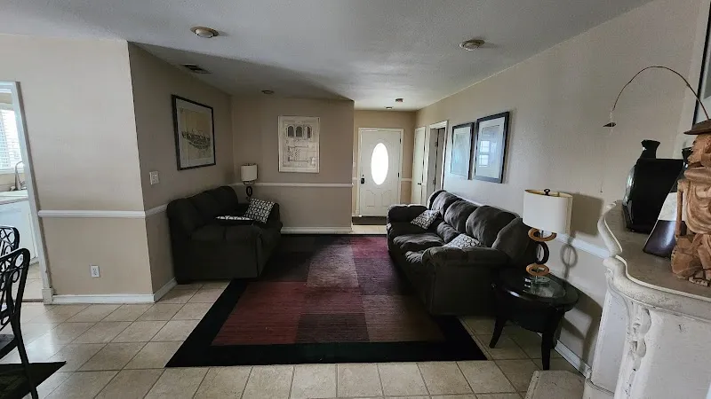 Transitions Sober Living for Men - Photo 2