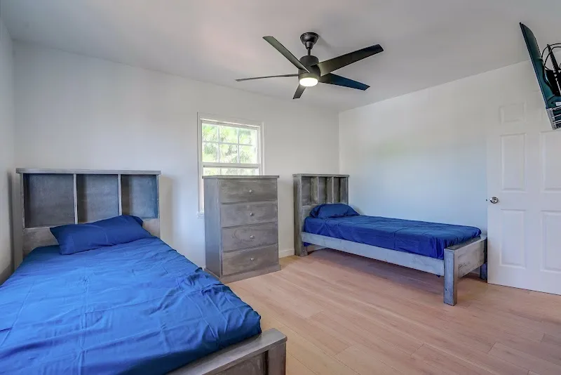 Bridges Recovery Sober Living Apartment Homes Los Angeles - Photo 1