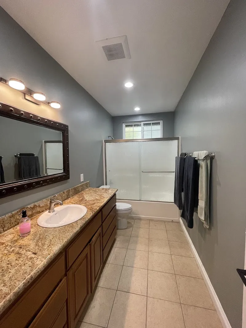 New Life House - Los Angeles Sober Living - Photo 5