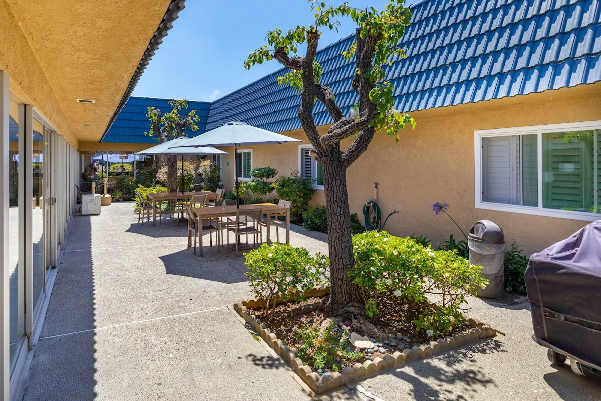 Alamitos Belmont Health and Rehabilitation - Photo 3