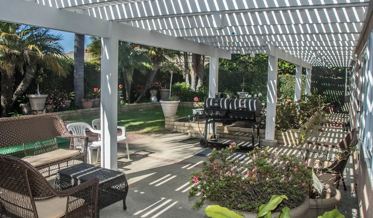 Alcohol and Drug Rehab Center - Surf City Recovery - Photo 5